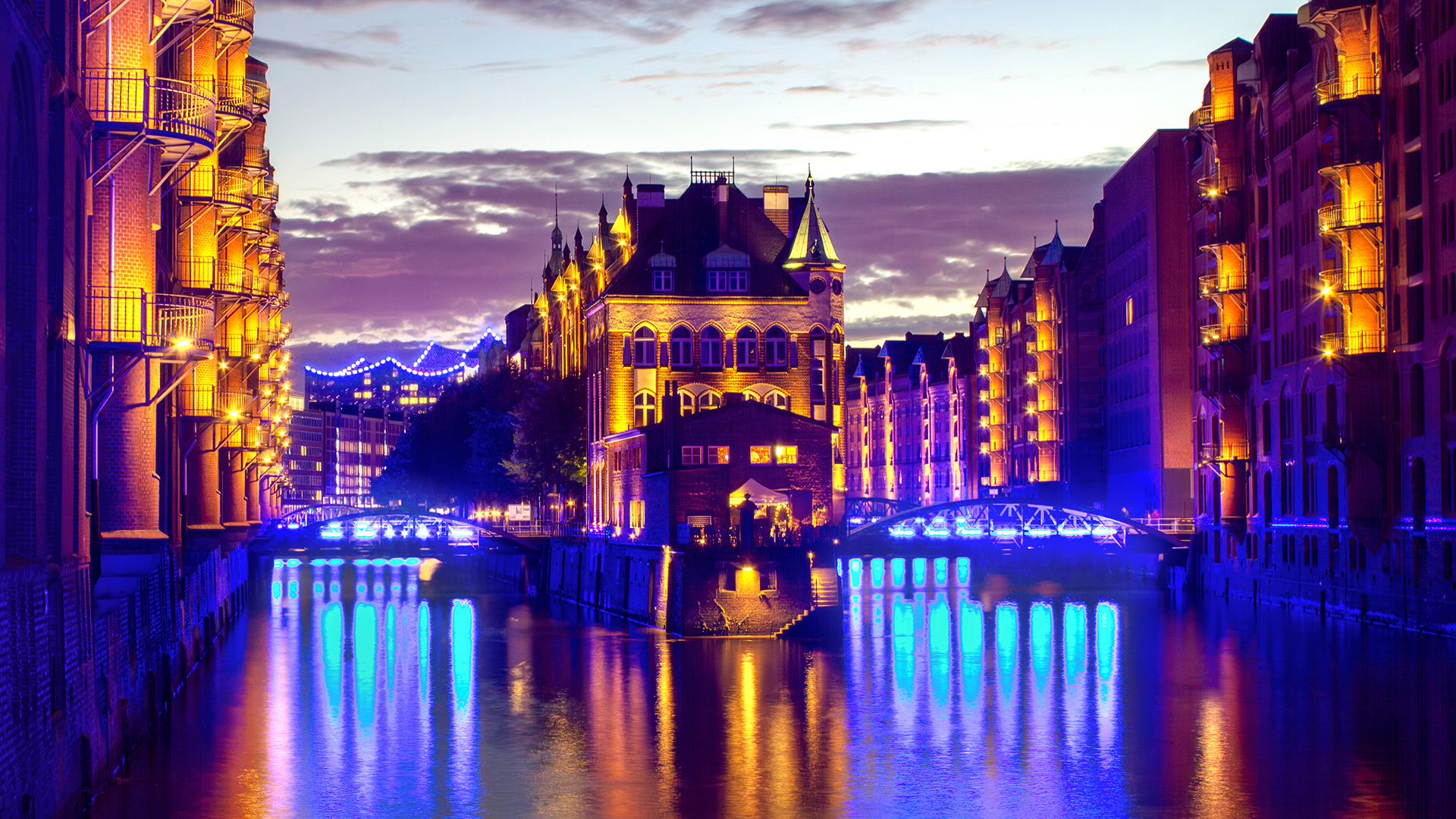 Hamburg · Night